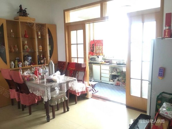 潍坊五中北邻,焦化厂宿舍,6楼不山不顶,136平,