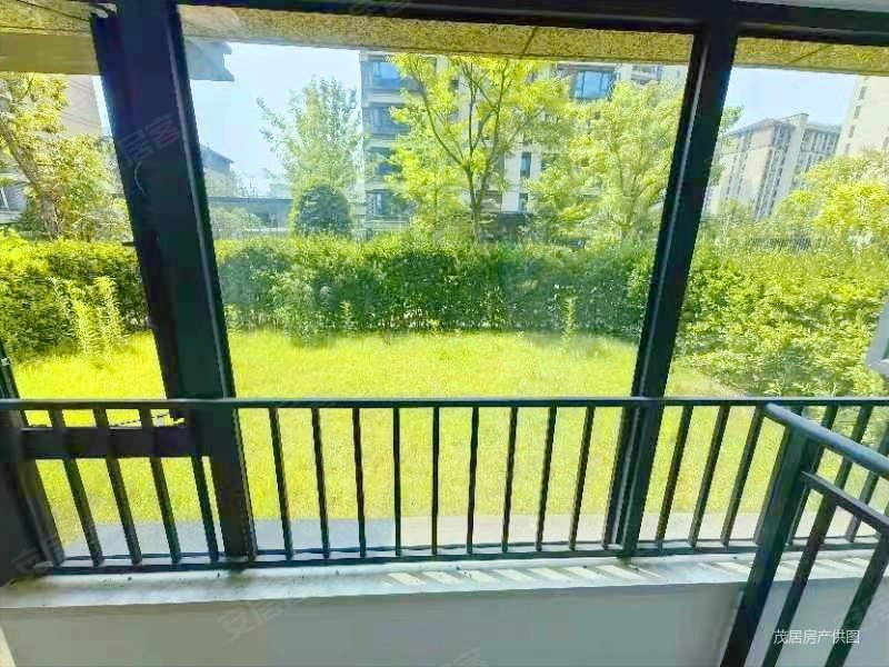 公园万象底复带花园 近医院 精装可拎包入住 带电梯 正南朝向