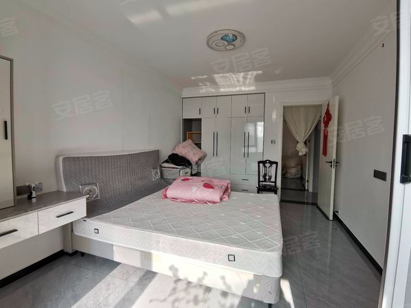 徐州丰县丰县城区紫薇花园(丰县)新城区 紫薇花园 三室 精装修 暖气房 家具家电齐全 价格低出租房源真实图片