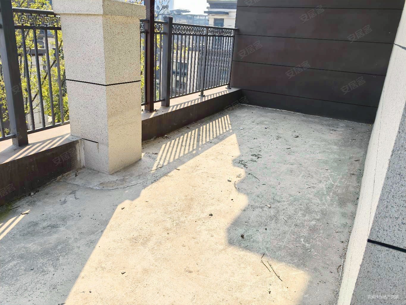 建发金茂玺悦别墅次新房停车方便商品住宅南北通透