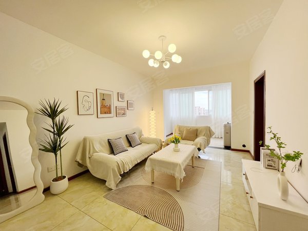 2室1厅1卫 精装修 电梯房 83平出租房源真实图片