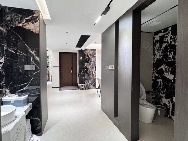 金华东阳横店南江玺南江玺4房改2房，大横厅，带地暖，管家式服务，可短租出租房源真实图片