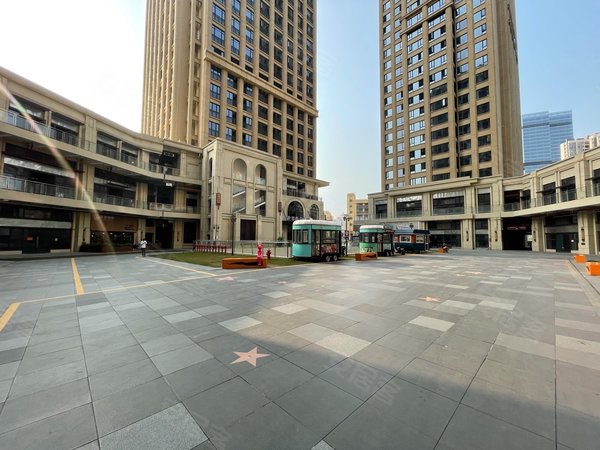 【多图】国维中央广场(商住楼),北岭租房,摩尔广场旁,一房一厅70平