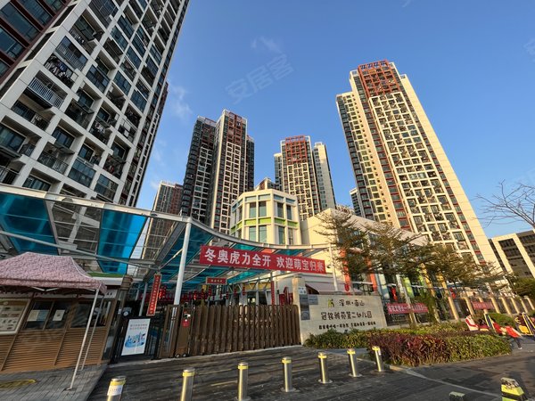深圳南山西丽冠铭花园实图实价冠铭花园精装超大四房两厅两卫 临近
