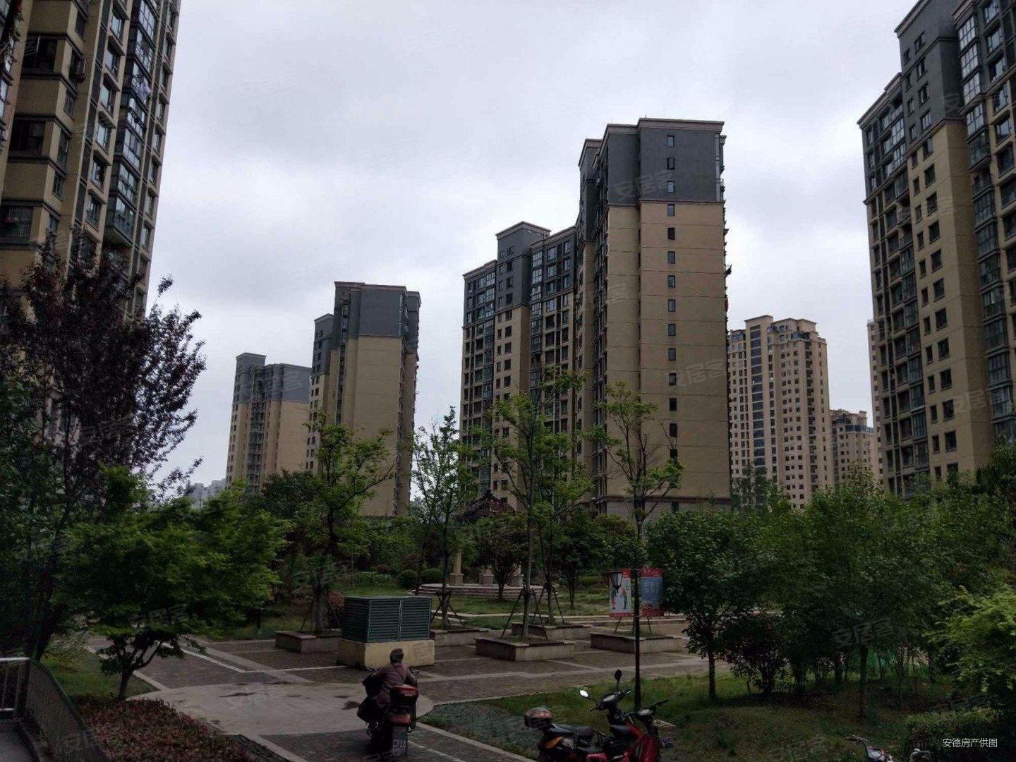 中环紫郡4室2厅3卫195.33㎡南北349.8万