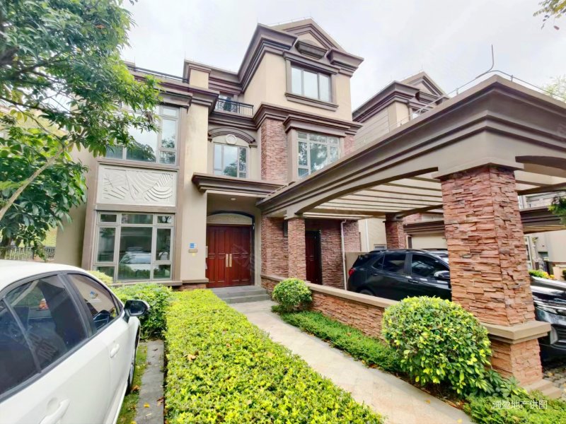 海逸豪庭御峰(别墅)6室2厅6卫322.68㎡东南1620万