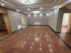 沈阳于洪荷兰村靓马新村 新上联排别墅诚意出租 刚装修完 看房有钥匙停车方便出租房源真实图片