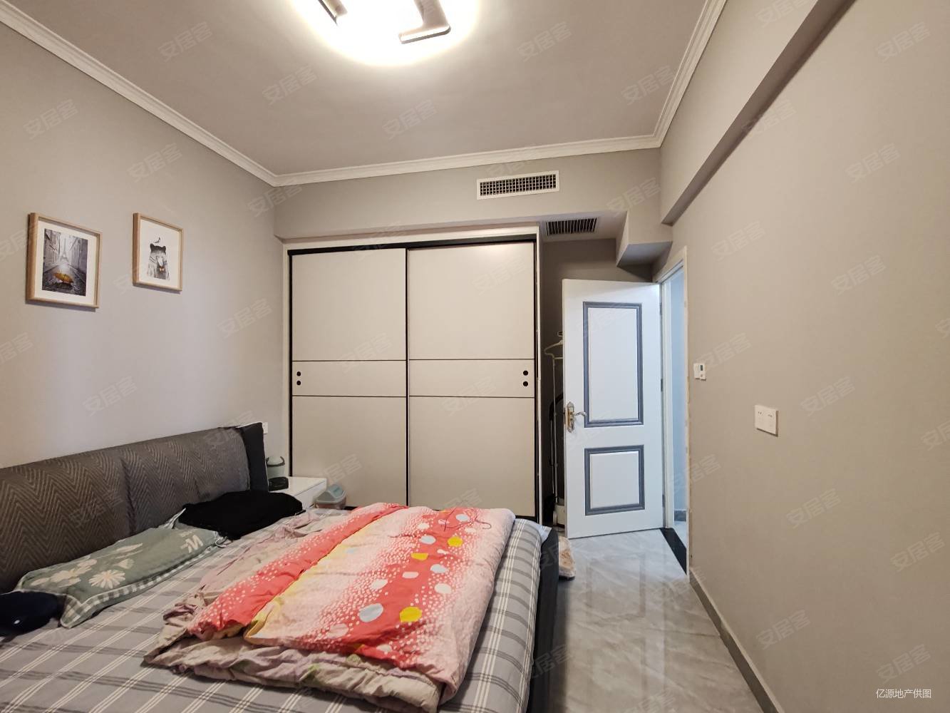 万达国际2室2厅1卫103.28㎡南北56.8万