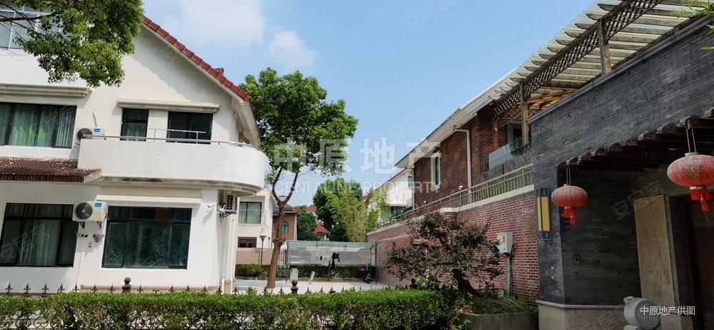 绿缘别墅(别墅)3室2厅2卫115.98㎡南540万