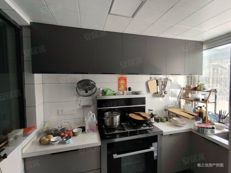 万悦城精装一楼带院带地下室