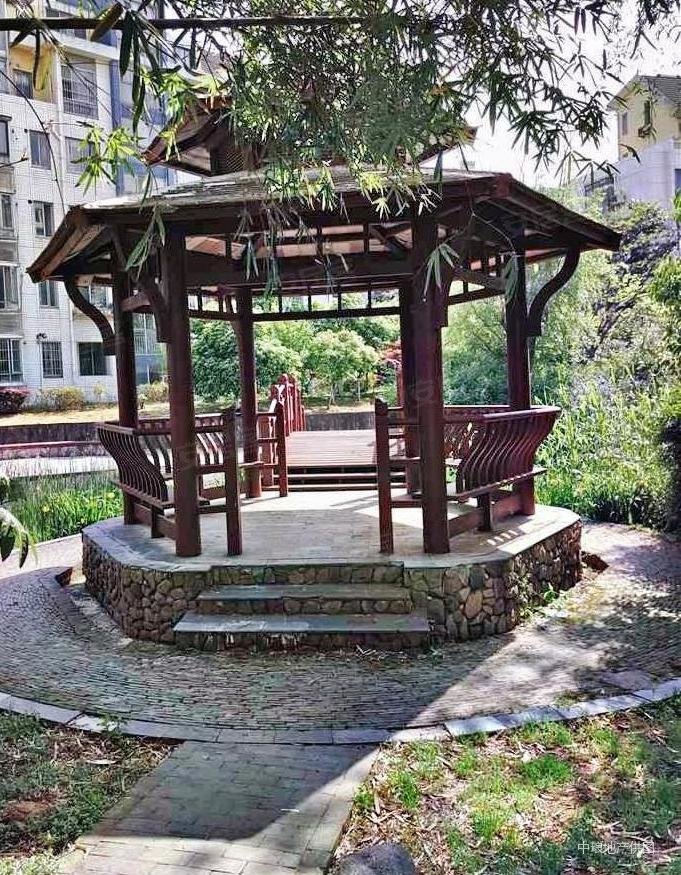 翠屏清华园 精装修 中间好楼层  近地铁 南北通透 3房2卫