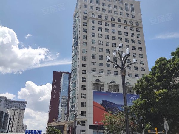 昆明五华南屏街片区鸿城广场市中心青年路 鸿城广场200平米跃层 原做