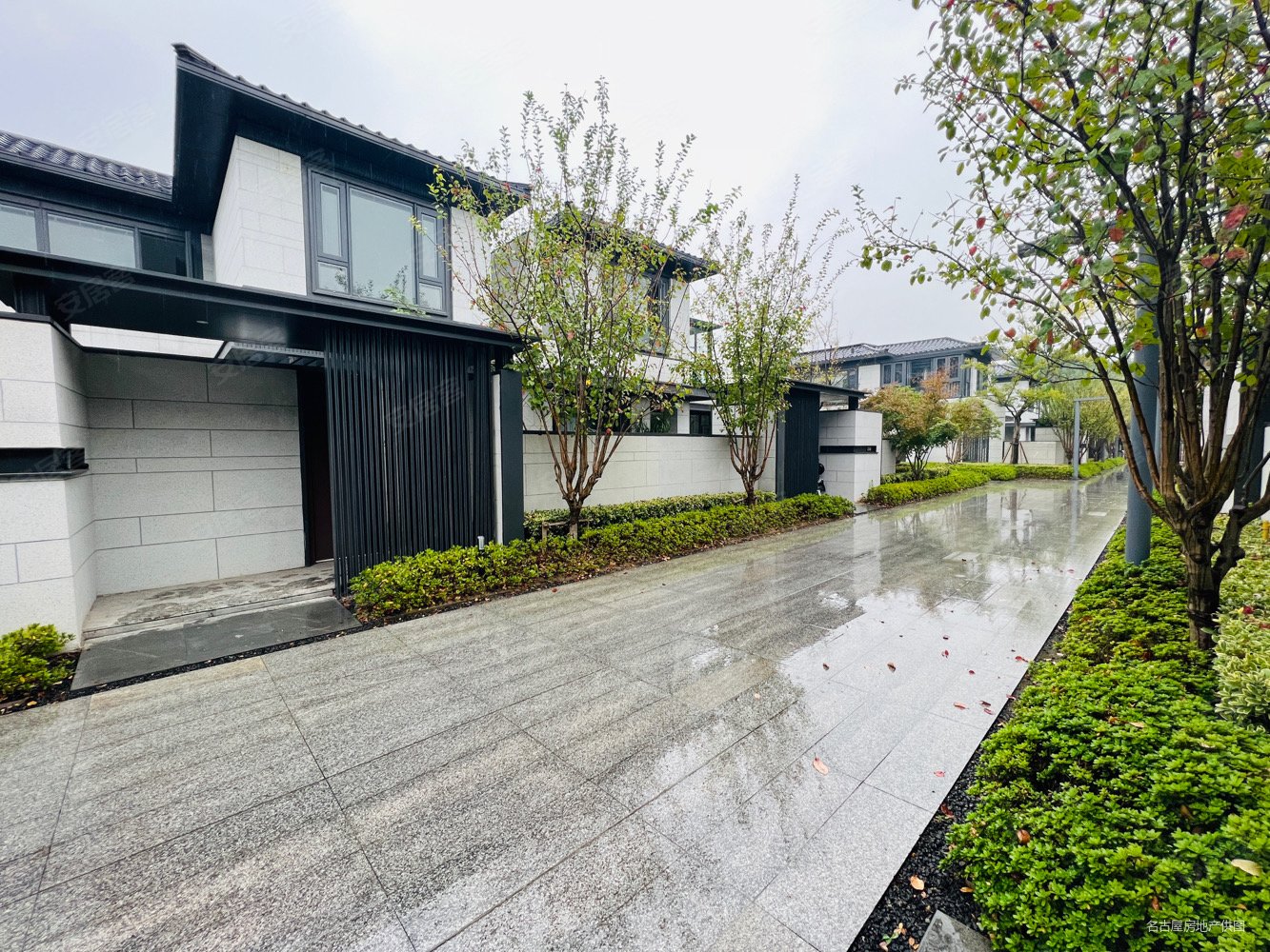 山水樾澜庭(东区别墅)4室2厅3卫439.27㎡南北3450万