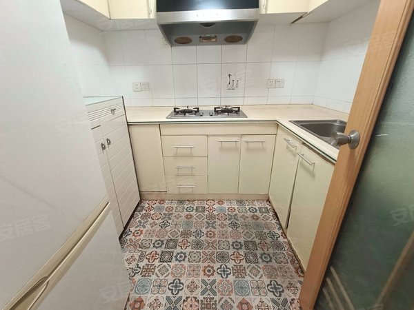 广州荔湾中山八路荔湖明苑地铁五号线 中山八路 荔湖明苑 电梯两房