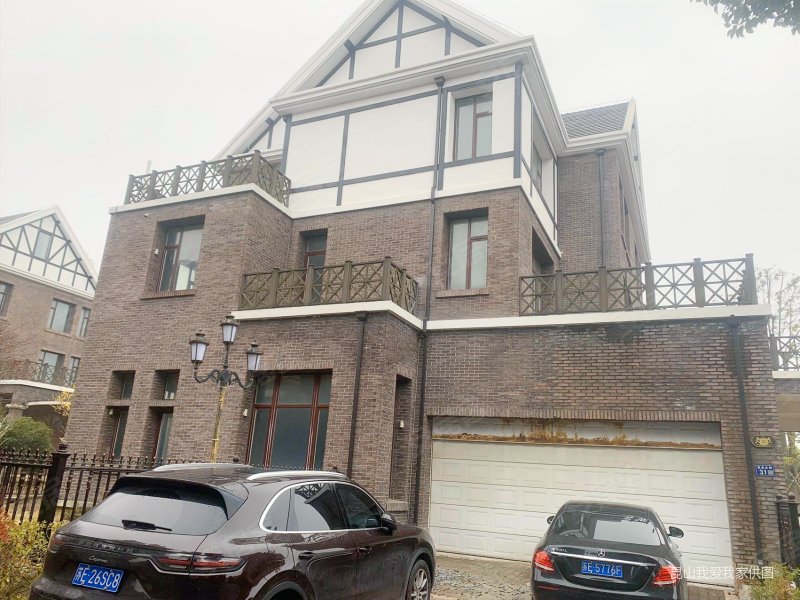 英郡独栋别墅产权清晰有电梯车位充足小区绿化高