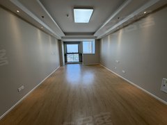 南通崇川北大街万象城  电梯口华润悦玺 可做室 可办兴业之照中层随时看出租房源真实图片