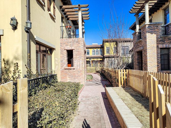 北京昌平小汤山南远洋傲北(别墅)远洋傲北新出联排边户出租,装修好,有