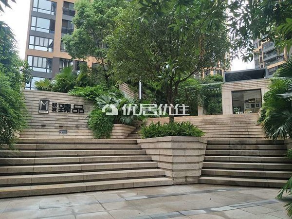 南宁青秀东葛路联发臻品东葛路  高楼层 精装三房两厅  拎包入住 配套