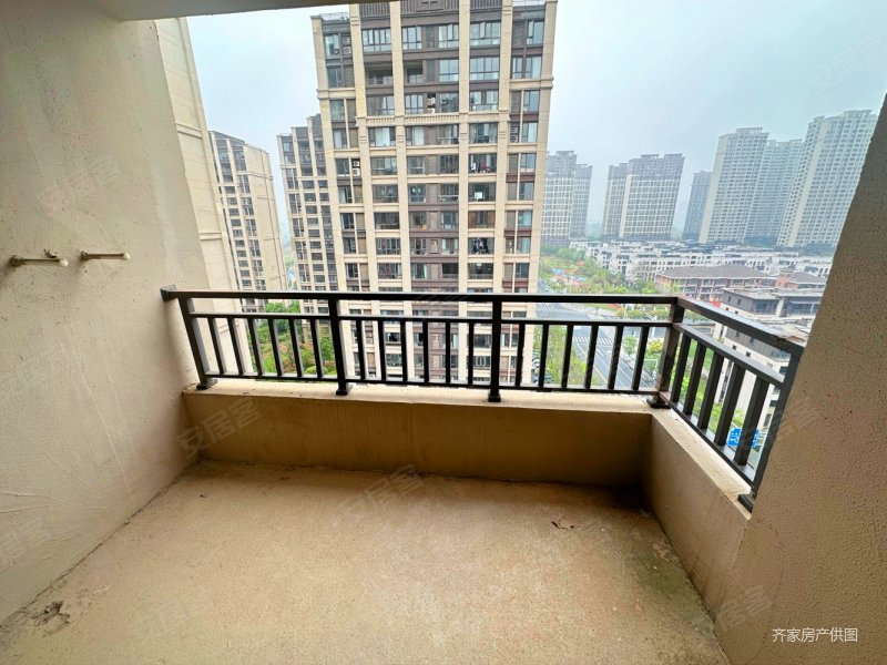 满五 交通便捷,绿地悦城a区二手房,249万,3室2厅,2卫,143平米-南昌