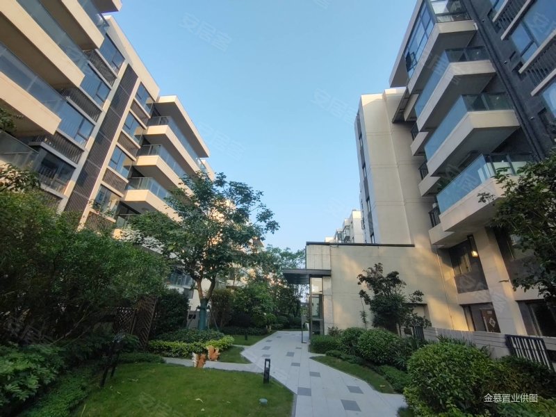 中海半山壹号4室2厅3卫208.07㎡南北185万