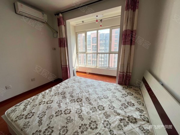 龙河盛都 一室一厅 精装 好楼层 带地下室