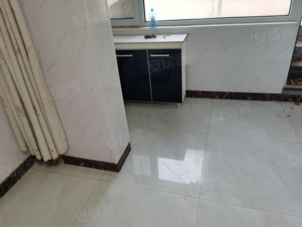 【多图】银湖小区,东城租房,银湖小区25平小平房精装少住水电暖齐全