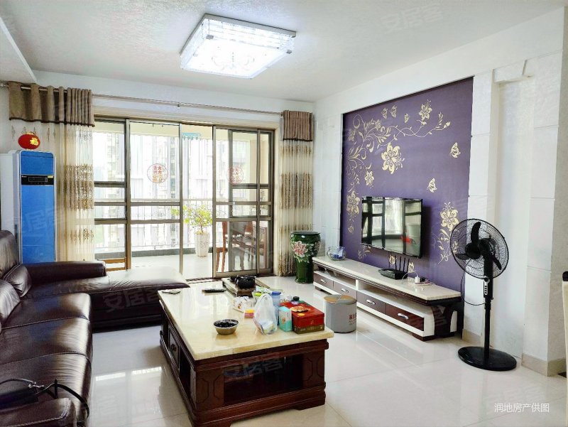 五中 鸿润花园  电梯房 朝南 双卫生间 大三房