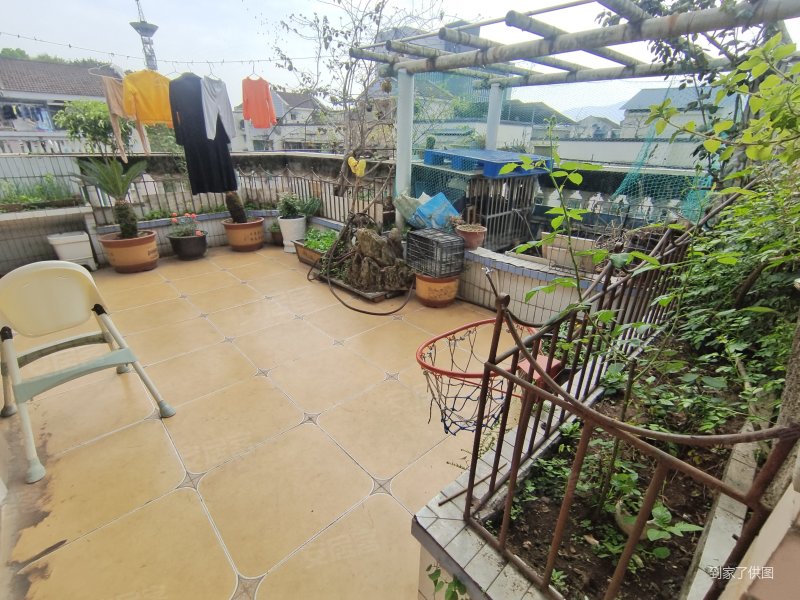 准电梯 带60平大露台 精装修 视野开阔 住家安静 换房急售,龙江花园