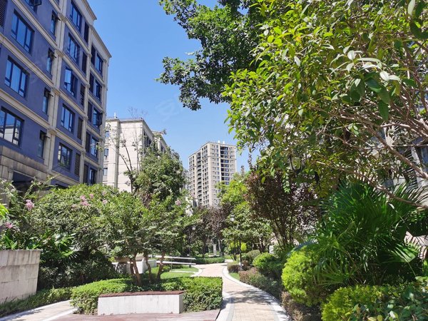 重庆渝北中央公园中交中央公园悦颂公园云创旁现代精装横厅洋房书房大