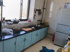 淄博临淄鑫一诺广场大张新村 5楼 南北通透 三室两厅 元宝户型 900可议出租房源真实图片