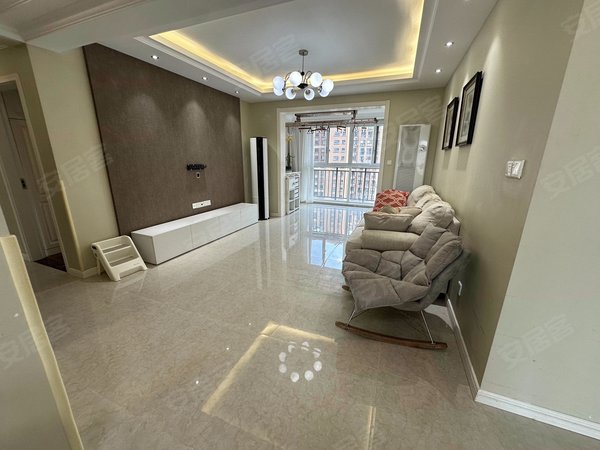 南通崇川北大街华强城北大街万象城附近华强城2期，靠近地铁站精装电梯小三房拎包入住出租房源真实图片