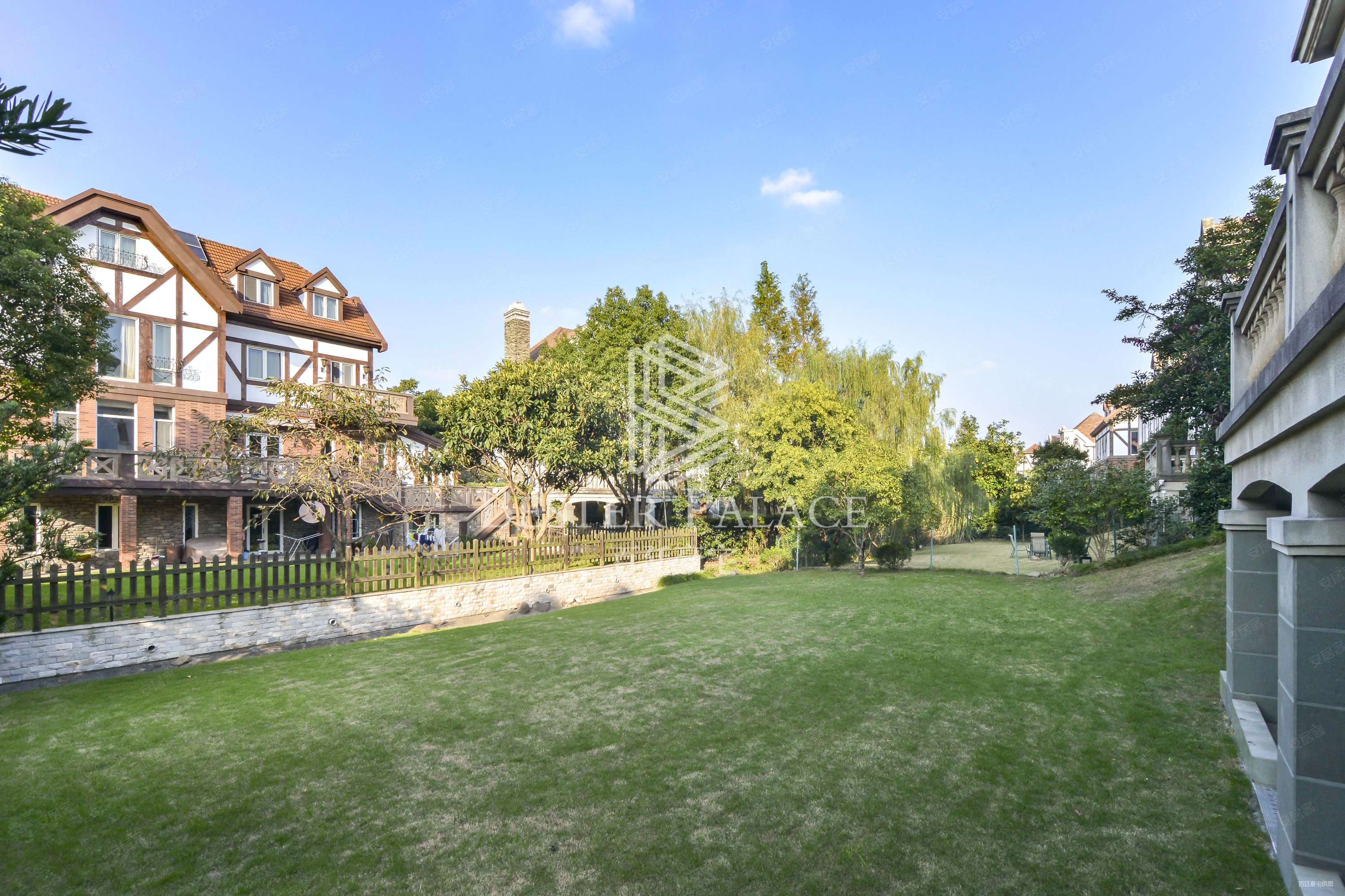 上海房产网>上海二手房>浦东二手房>碧云二手房>云间绿大地(别墅)>