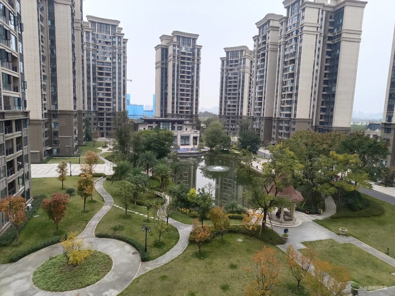 急售经开万达旁恒大翡翠湾精装南北通透大三房