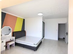 西宁城中饮马街城中南门体育场附近，精装带独卫无中介押一付一随时看房，可短租出租房源真实图片