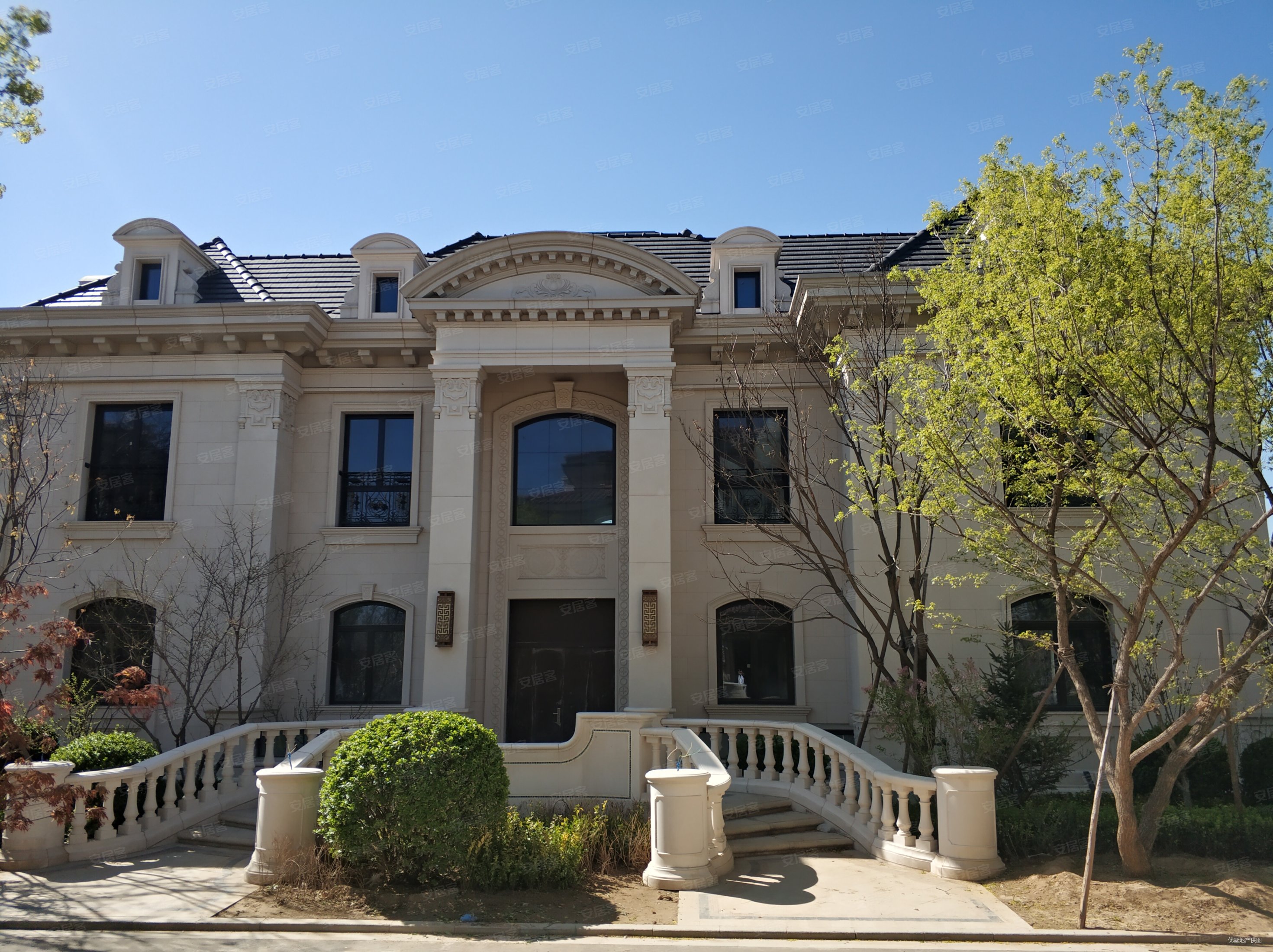 远洋lavie5室3厅5卫1126㎡南北11000万