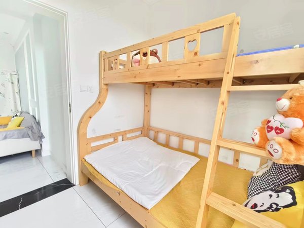 重庆渝北空港桥达蓝湾半岛全女生合租 没有一个男的 翊宝 旭硕附件