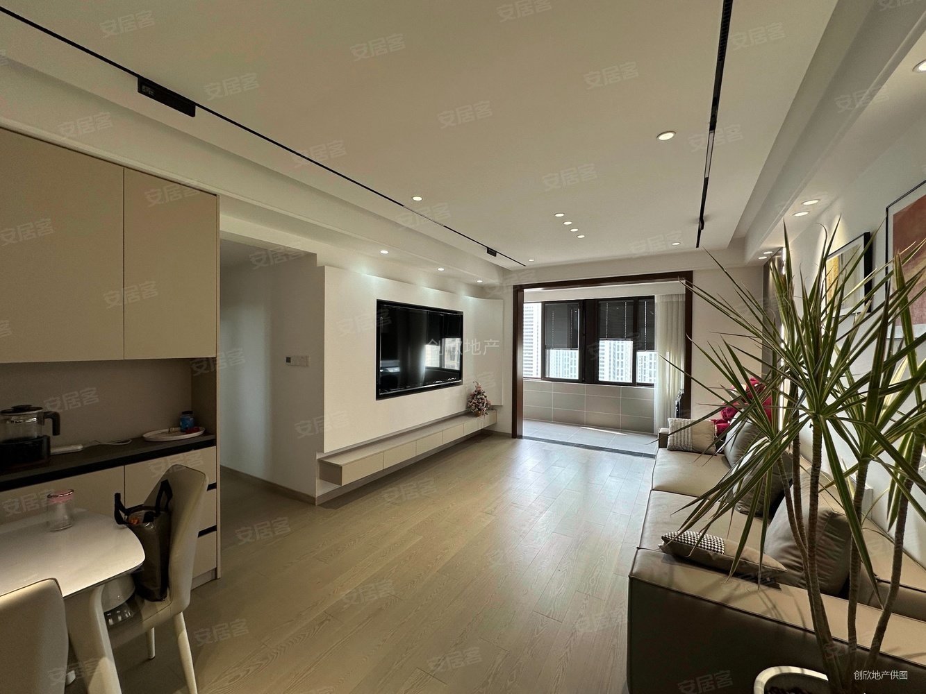 明厚源翡翠庄园精修未住带车位