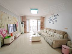 博白博白城区城区金龙湾靓房出租，三房两厅配套齐全，拎包入住。租金1680一月出租房源真实图片