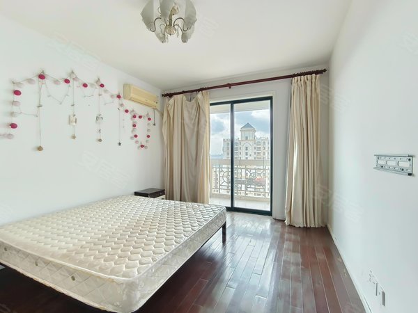 上海松江松江新城珠江新城洋房16楼可看华亭湖,次顶楼带产权车位,可看