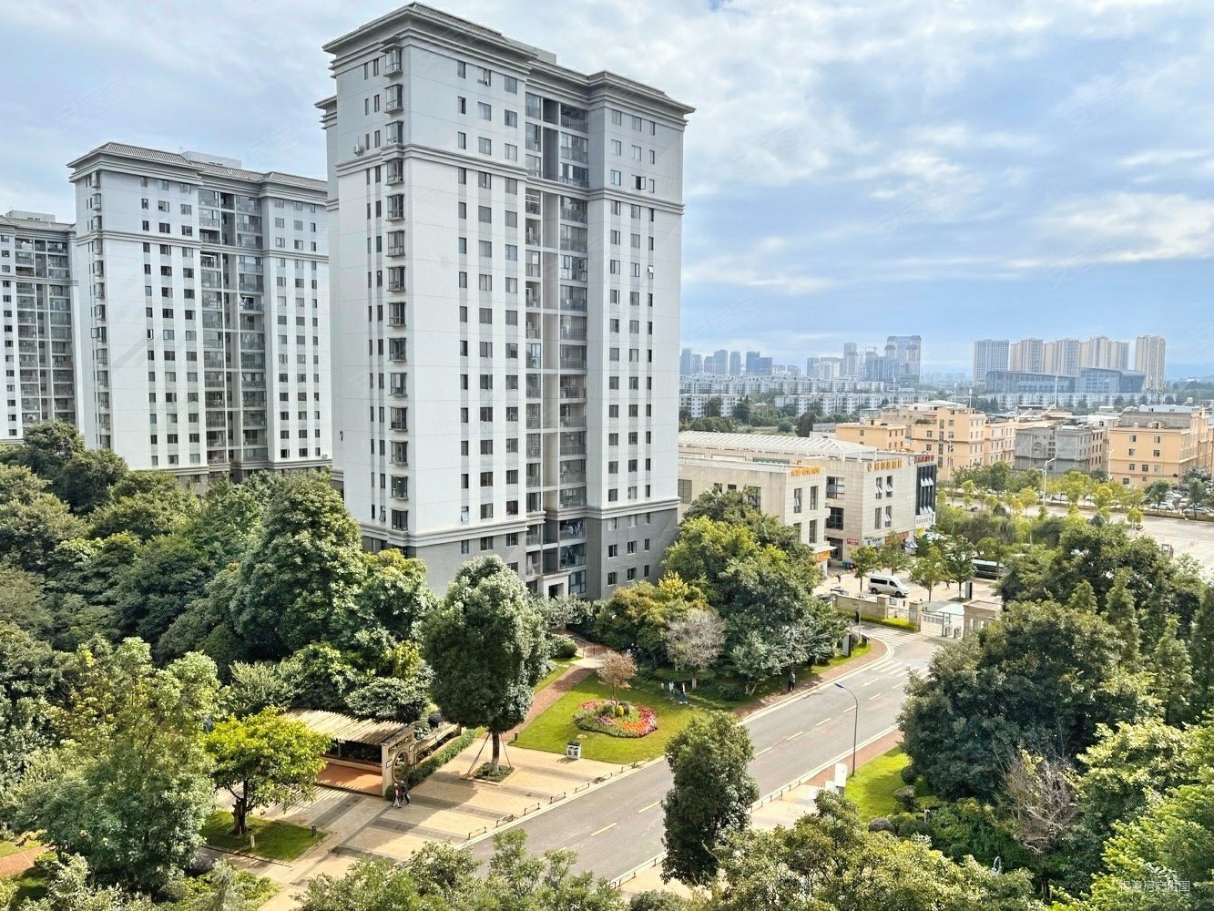 风华俊园3室2厅2卫116.31㎡西129万