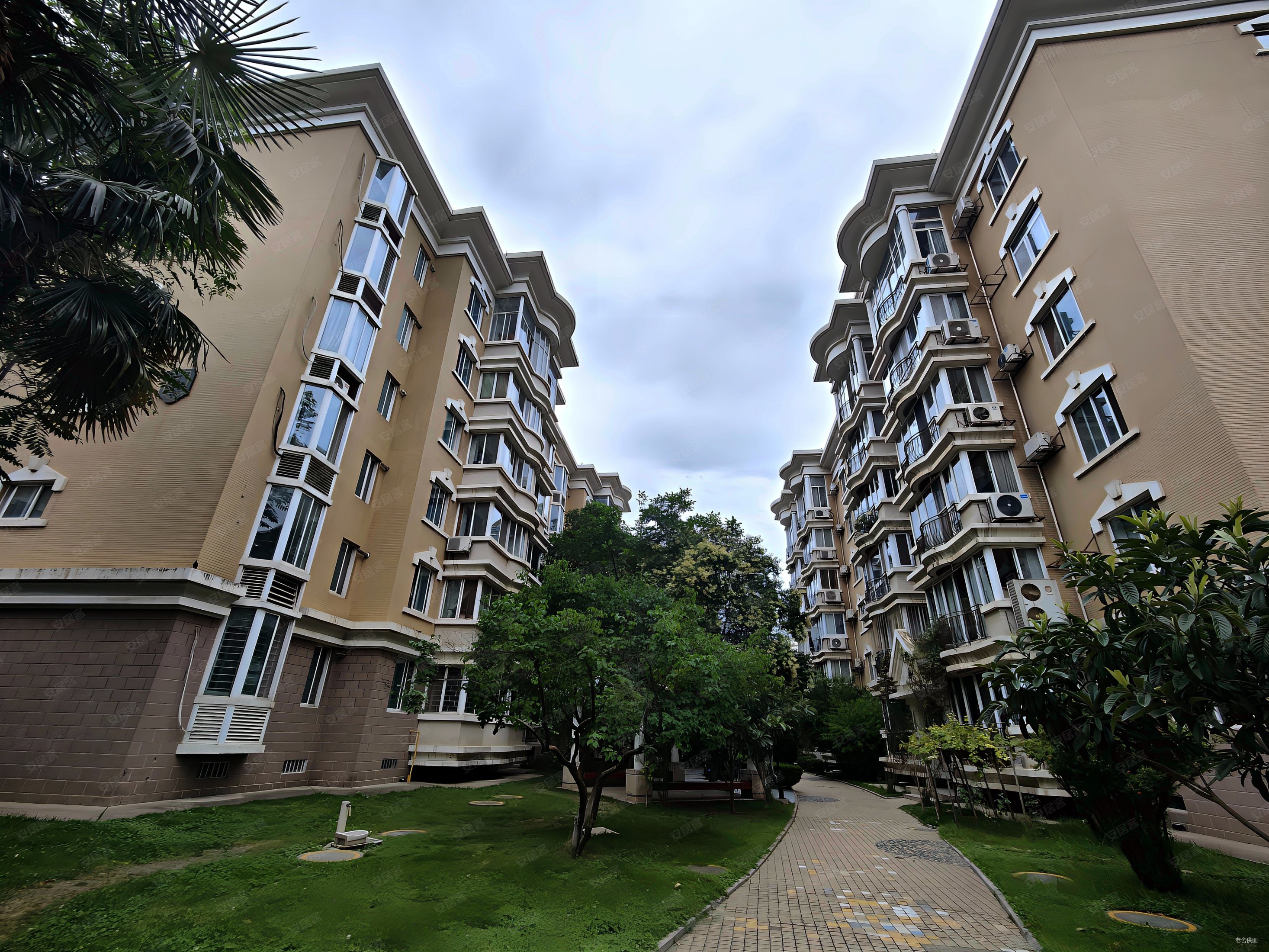 枫叶新都市3室2厅2卫168㎡南北349万