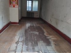 丹东振兴站前六中边上临街门市 两室 53平25000一年出租房源真实图片