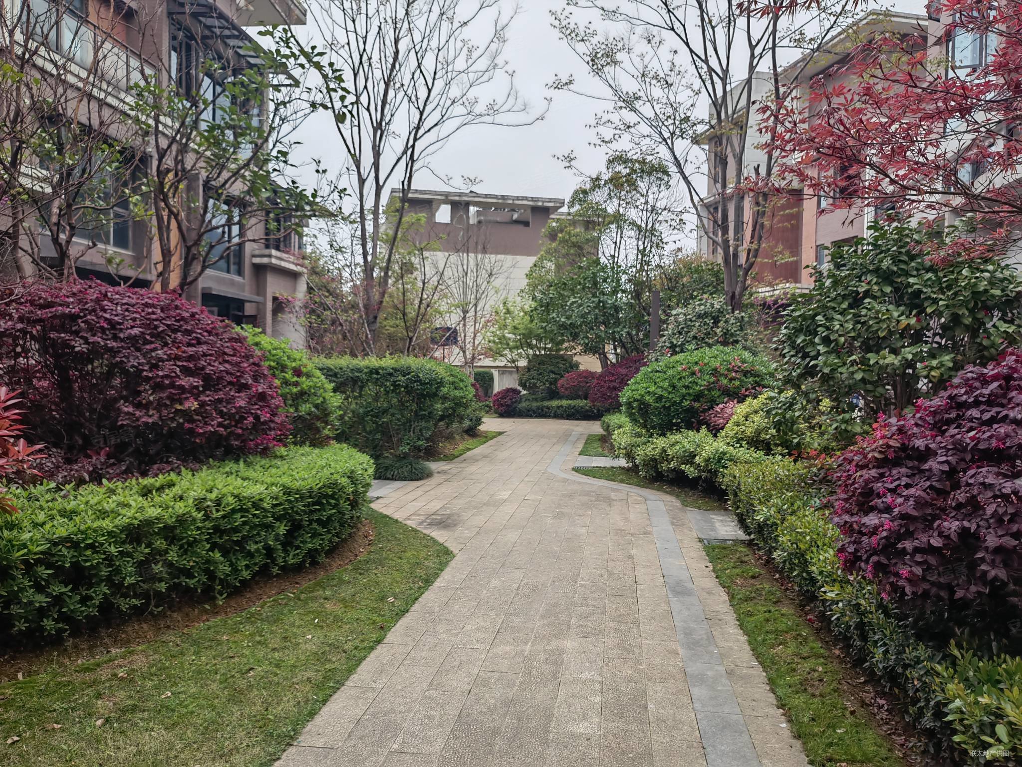 佳兆业云顶梅溪湖(三四期别墅)二手房,840万,4室2厅,3卫,310平米-长沙