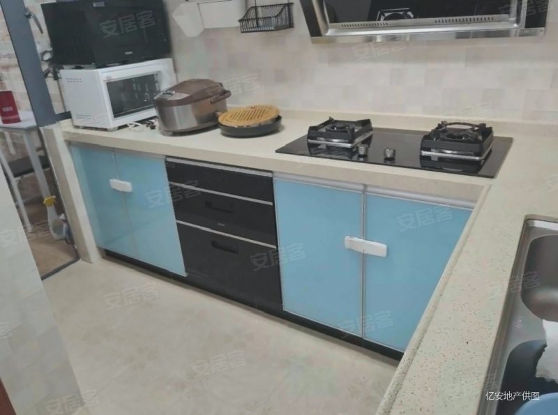 雅庭苑次顶层采光观景好双卧客厅朝南南向面