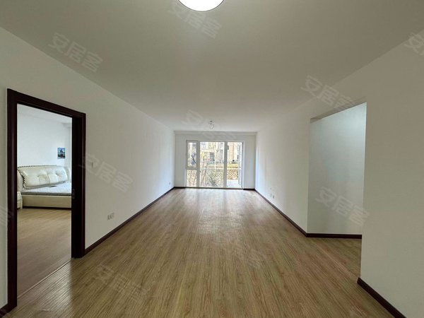 大连金州金州八一路碧桂园渤海郡|一楼带小院,可种菜,碧桂园渤海郡3室2厅2卫,家电家具配置出租房源真实图片