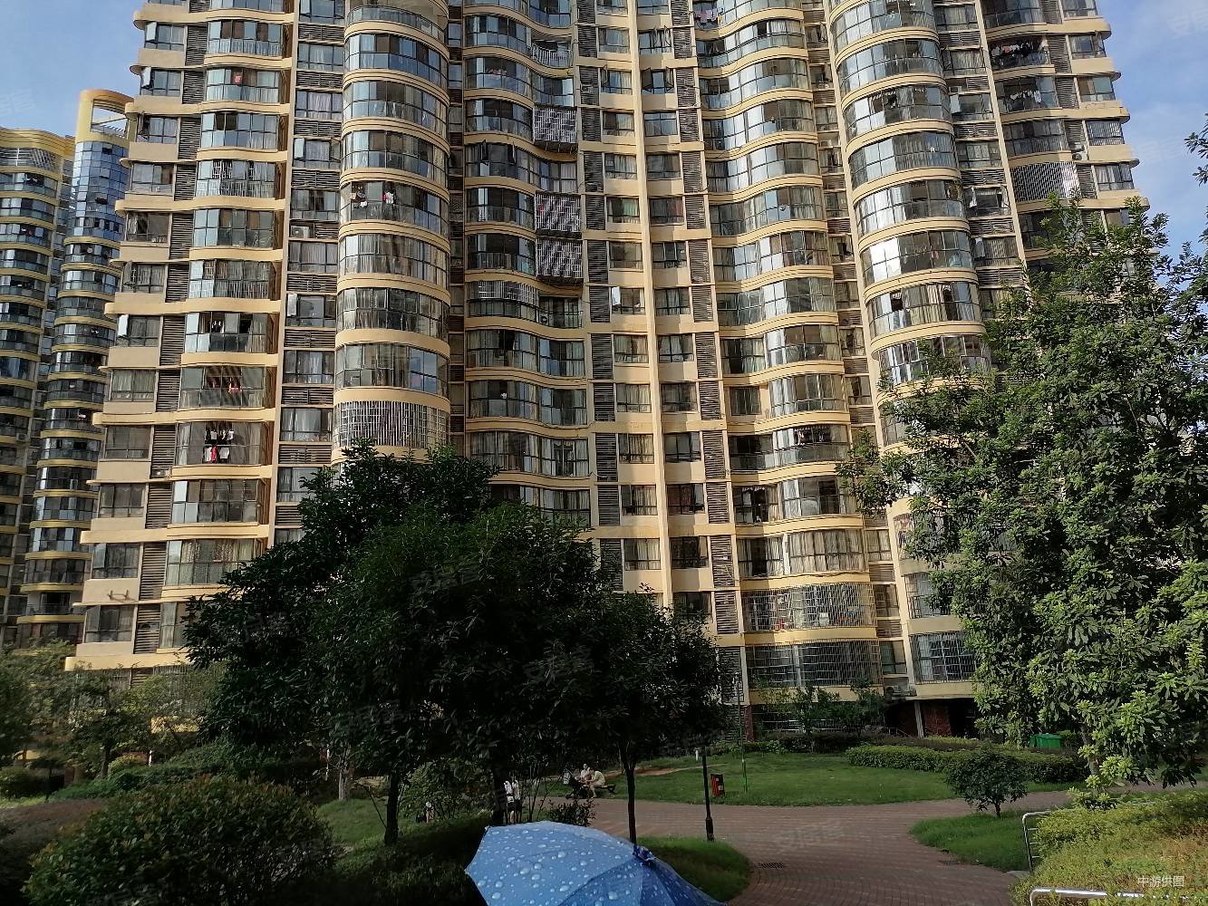 中瑞曼哈顿花园2室2厅1卫102㎡南62.8万