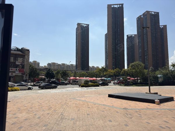 昆明官渡海伦国际海伦国际依云郡海伦国际6号地块 依云郡 三房出租