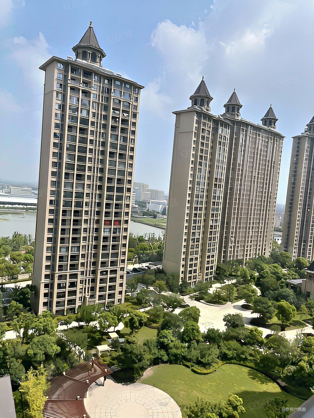 立新苏杭之星4室2厅2卫134.26㎡南北215万