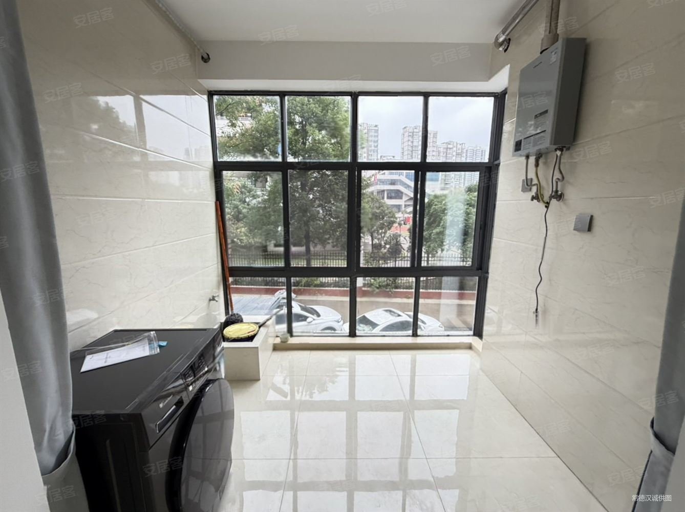 怡景御园3室2厅2卫120㎡南北52万