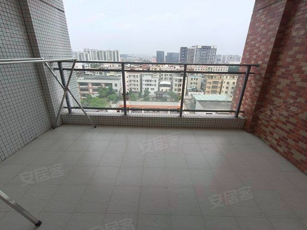 【多图】云峰花园,镜湖大道租房,云峰花园144平大四房 双阳台 视野